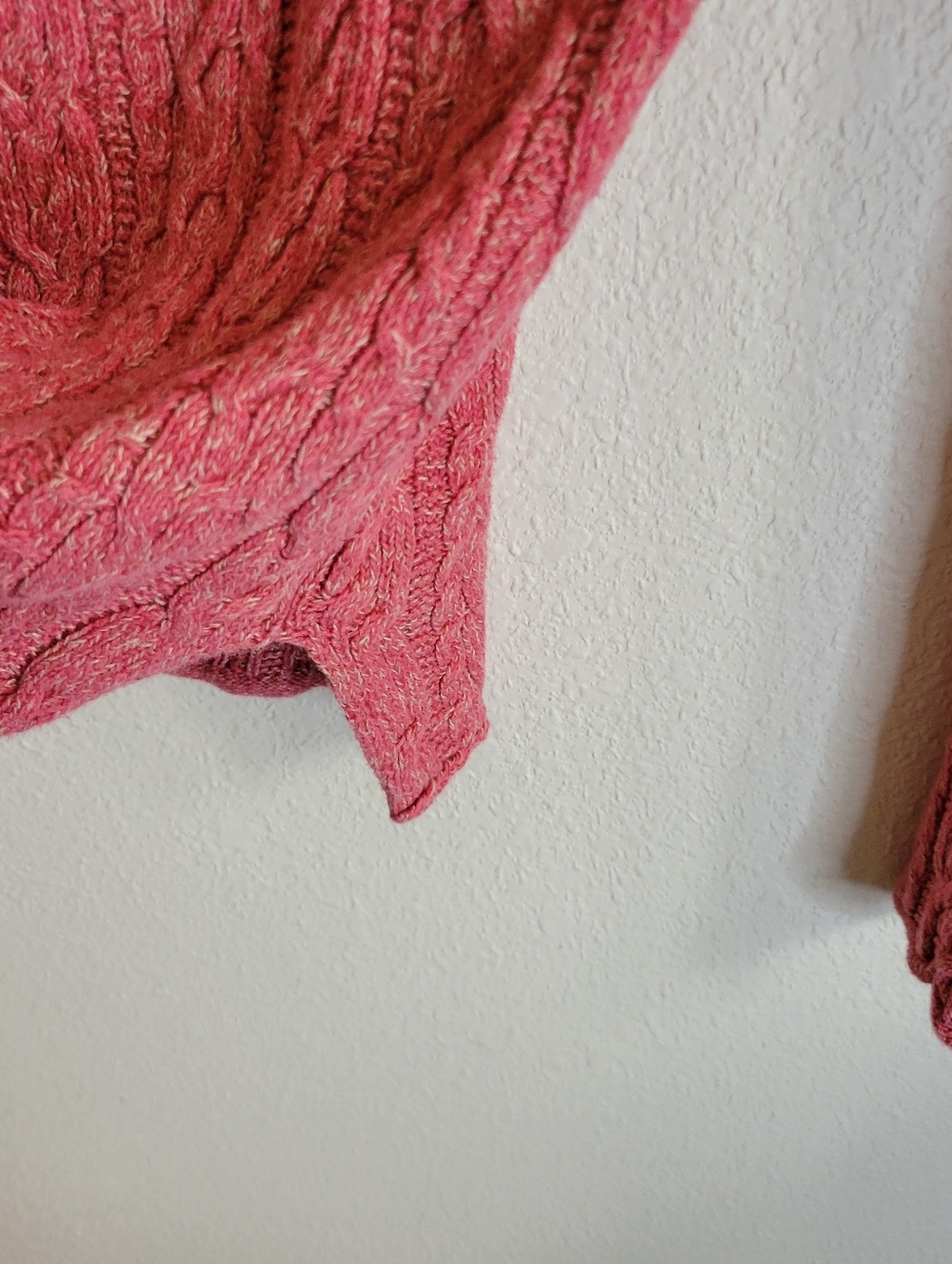 Lauren Jeans Company Ralph Lauren Cable Knit Scoop Neck Sweater Light Red Small. - Picture 5 of 6
